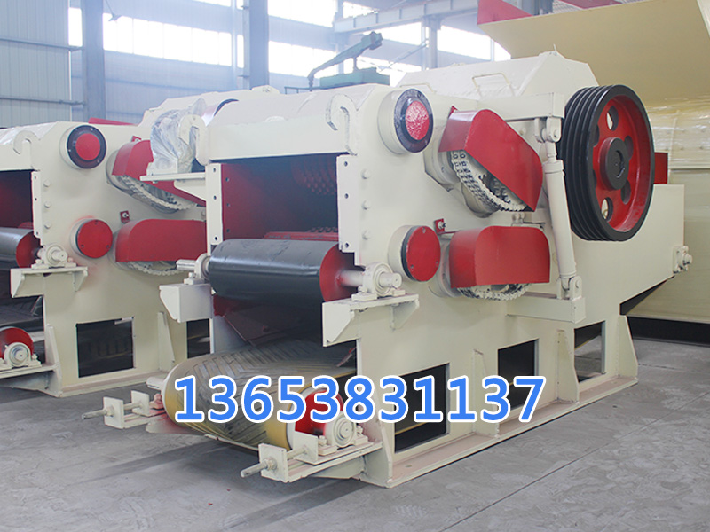 木材樹根削片機